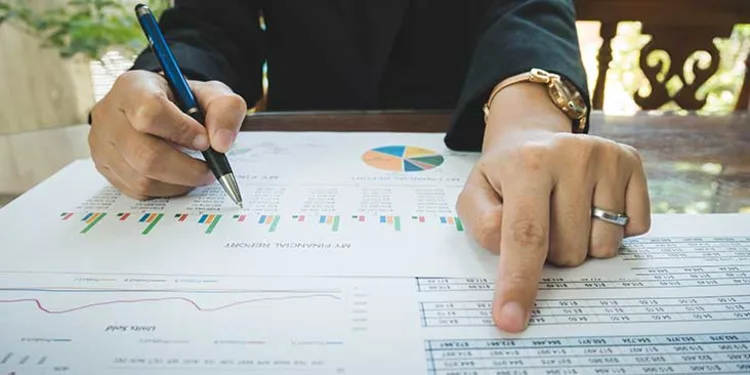 Mastering the Risks of Financial Stock Investing